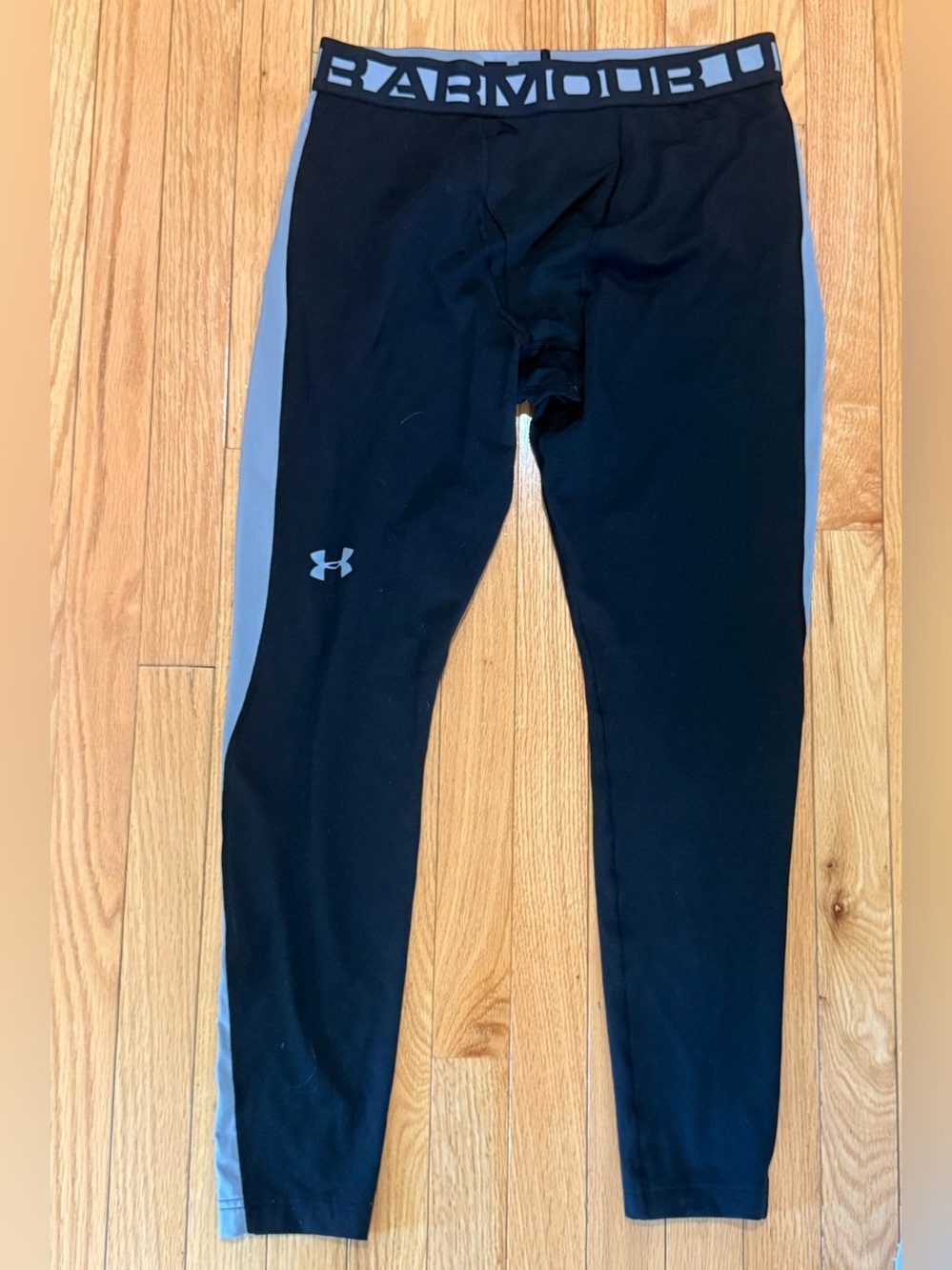 Under Armour Mens Black Leggings with Gray Side Panels